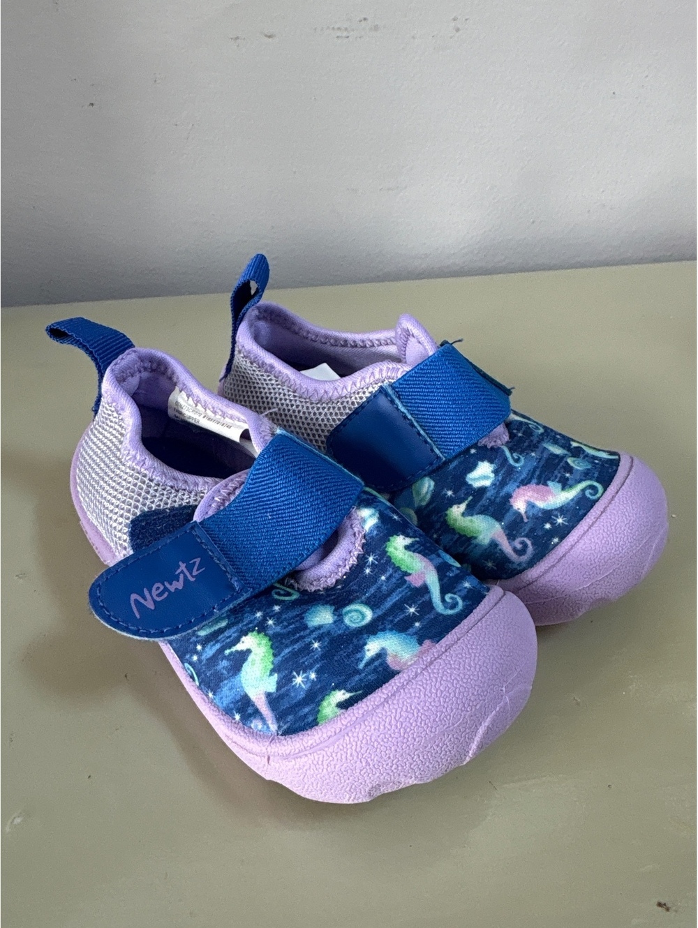 Newtz Toddler Shoes Beach Seahorse Print Velcro Strap Size 6 Infant GIrls pool